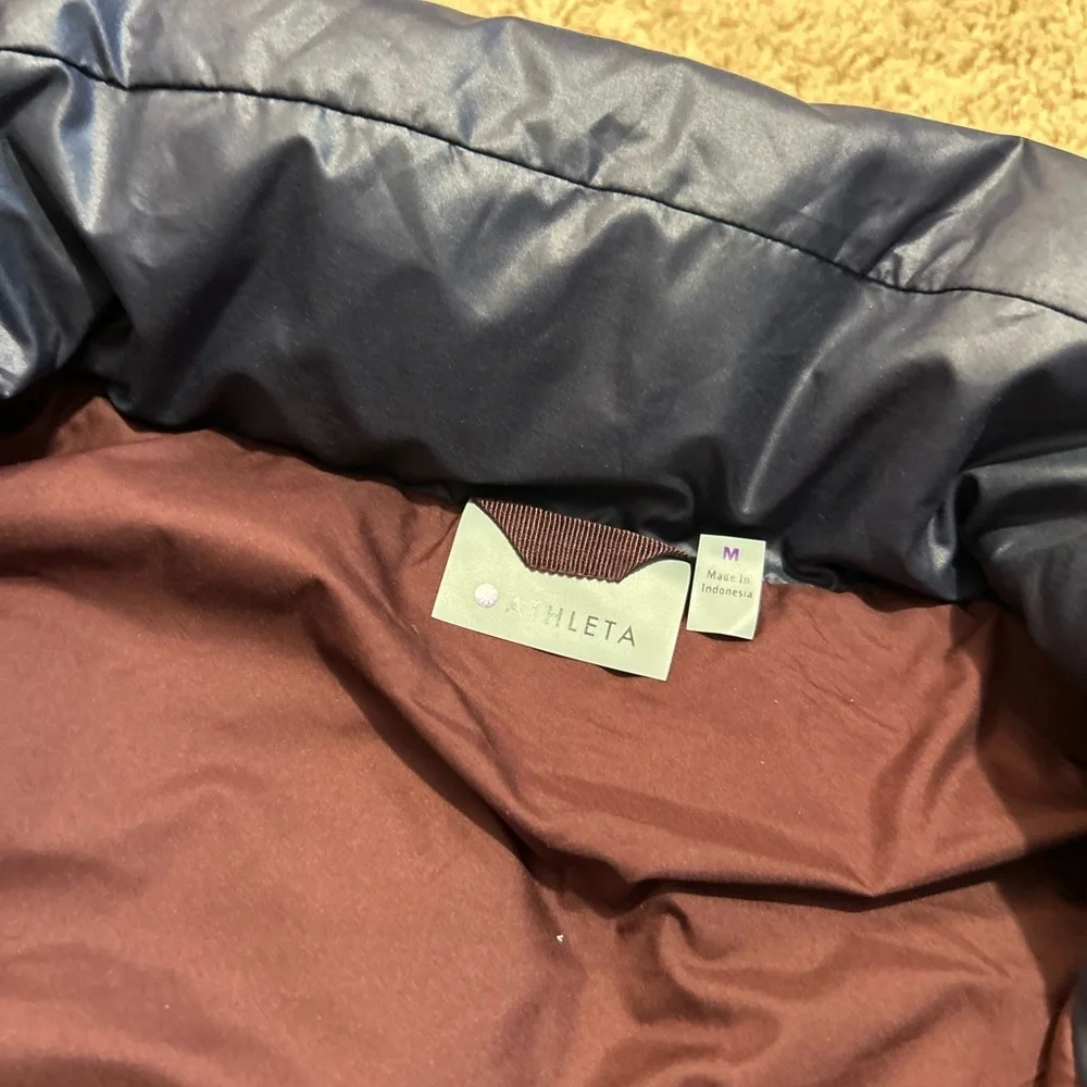 Athleta Navy Quilted Women's Vest - Picture 3 of 10